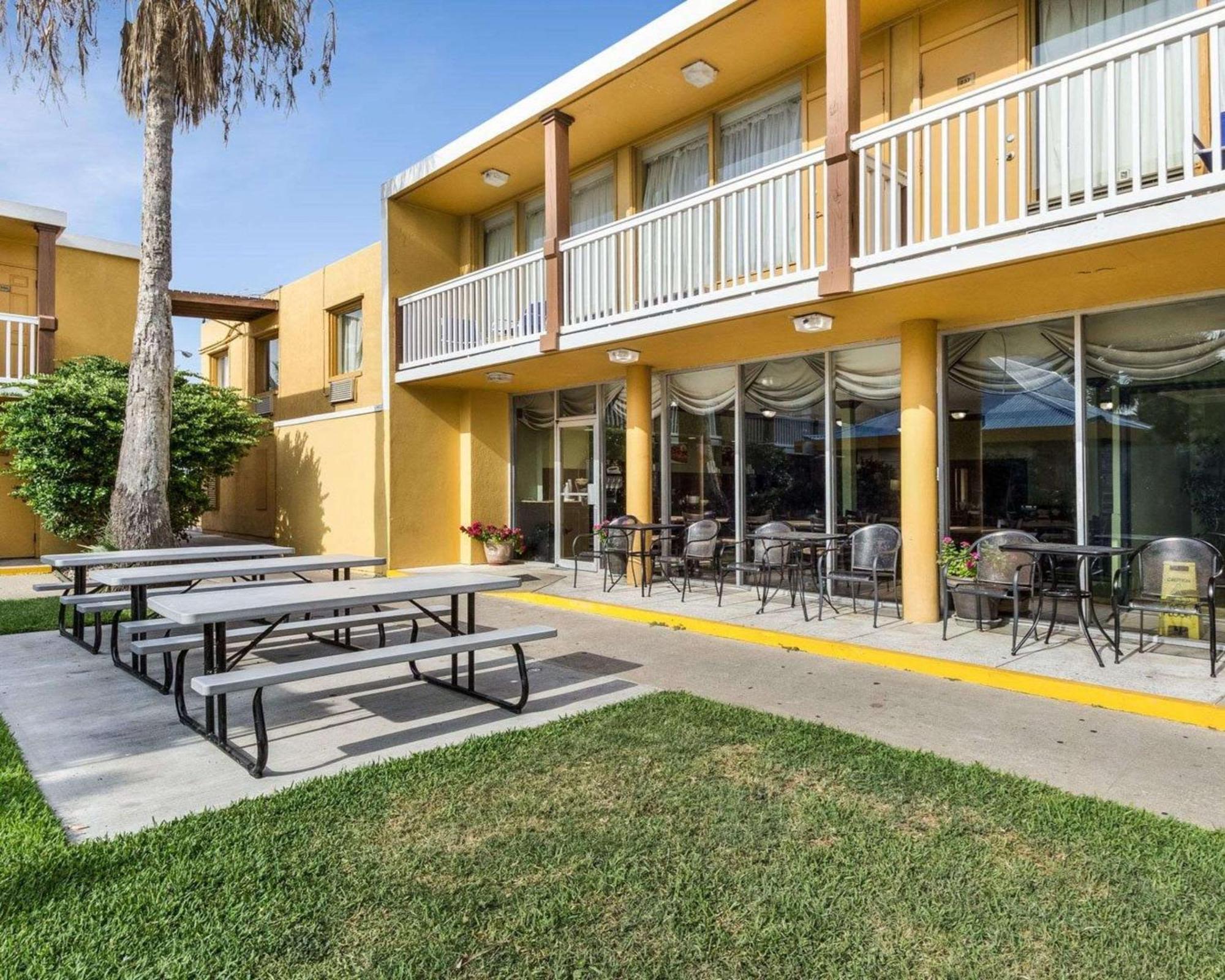 Quality Inn & Suites On The Beach Корпъс Кристи Екстериор снимка