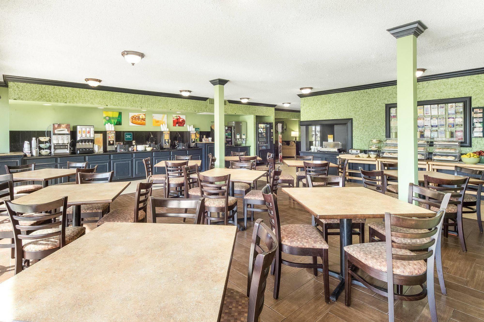 Quality Inn & Suites On The Beach Корпъс Кристи Екстериор снимка