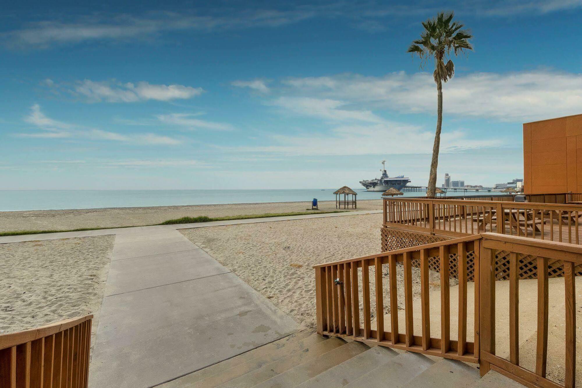 Quality Inn & Suites On The Beach Корпъс Кристи Екстериор снимка